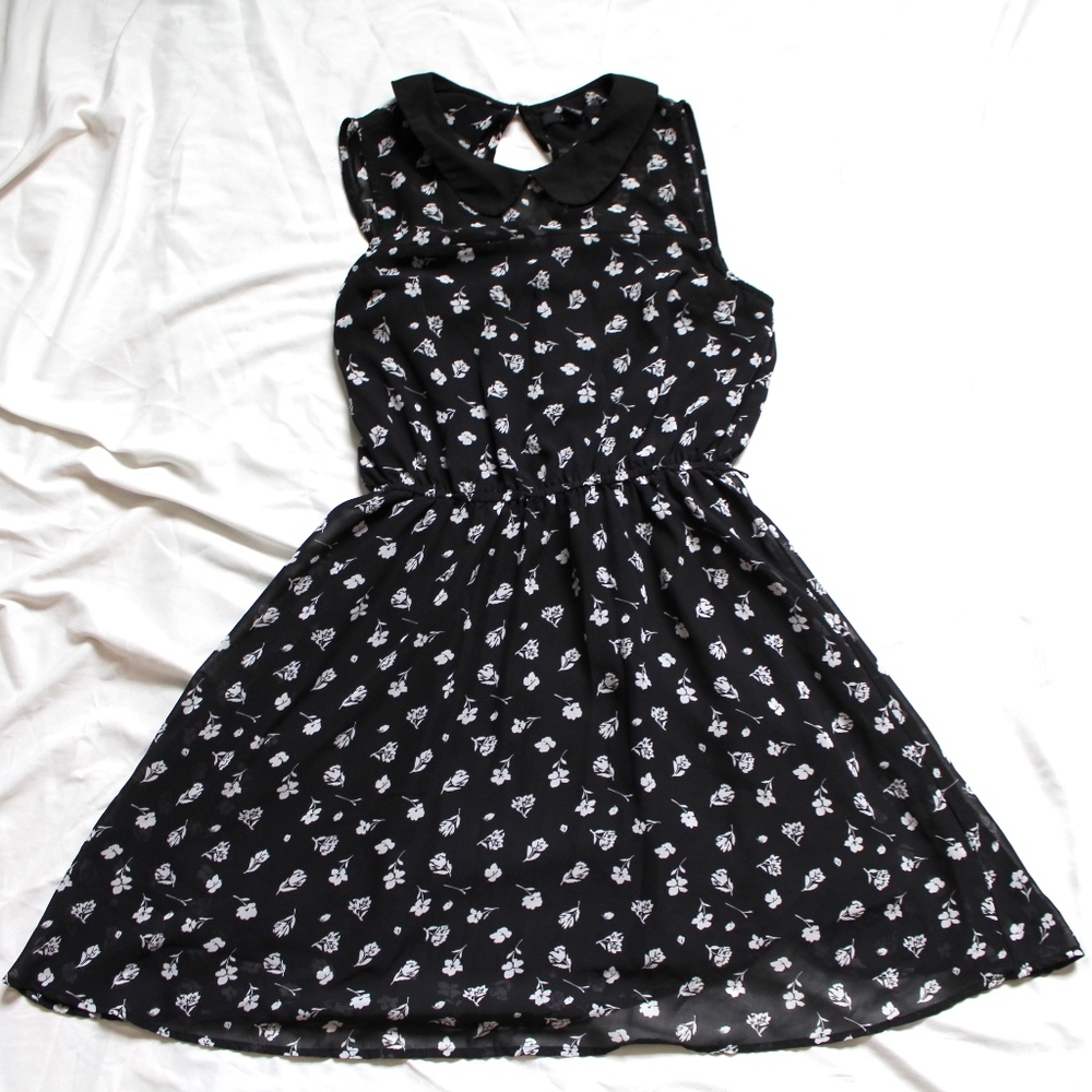 Floral Peter Pan Collar Dress Small